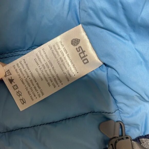 Stio Men's Hometown Down Hooded Vest - Picture 10 of 11